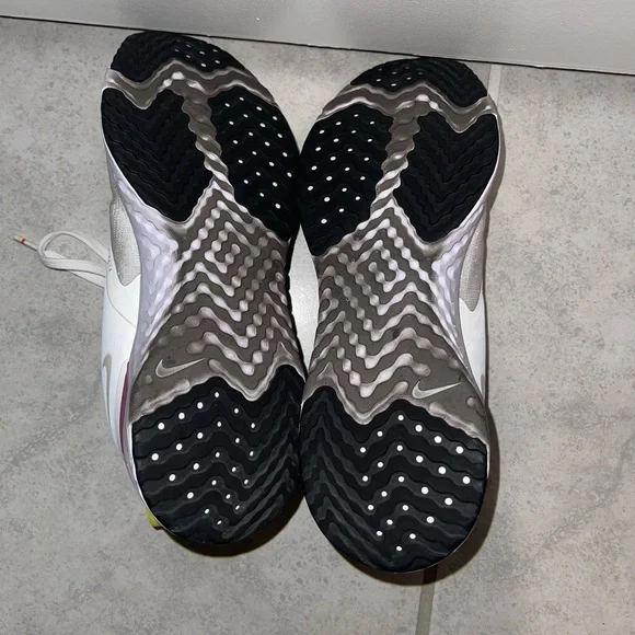 Nike React Sneakers 💖 - Picture 6 of 6